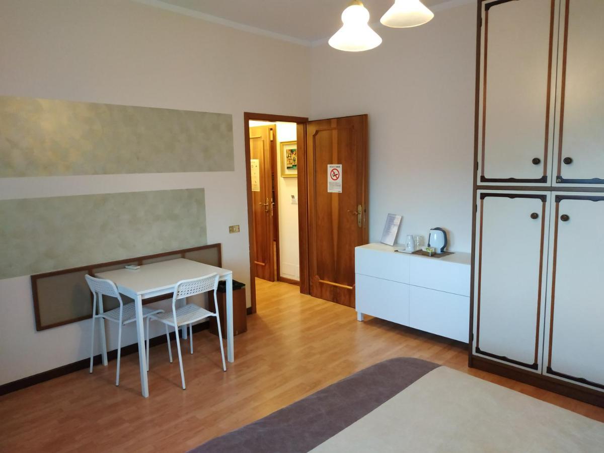 B&B Villa Filotea & Apartment Desenzano del Garda Luaran gambar